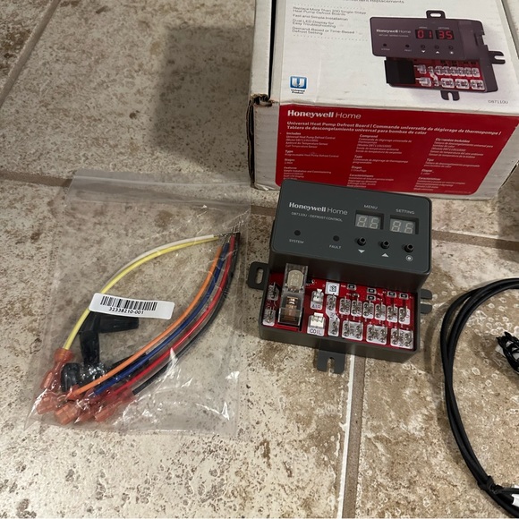 Honeywell DB7110U1000 Single Stage On/Off Heat Pump Defrost Ctrl Board DB7110U - Picture 3 of 6